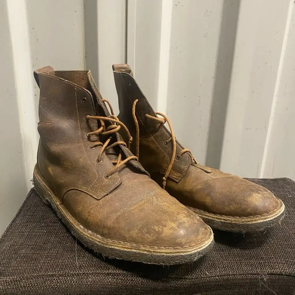 Men’s CLARKS Size 12M Desert Mali Beeswax Boots.